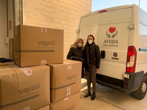 Vayoil Textil dona mantas y mascarillas a la fundacion Ayuda una Familia