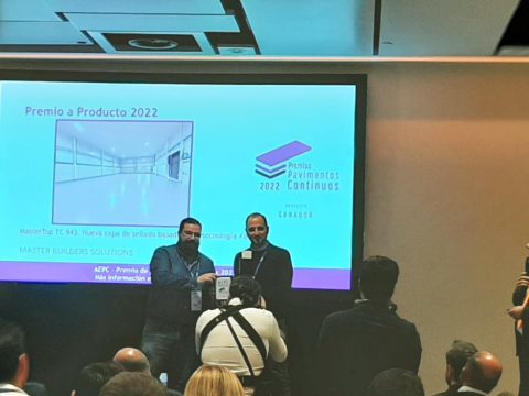 Master Builders Solutions ganador del mejor producto de los Premios Pavimentos Continuos 2022.