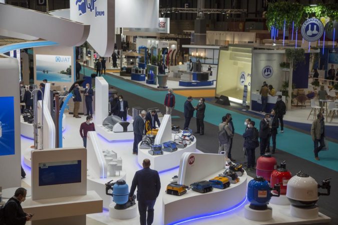 Tecnova Piscinas viaja a Lyon