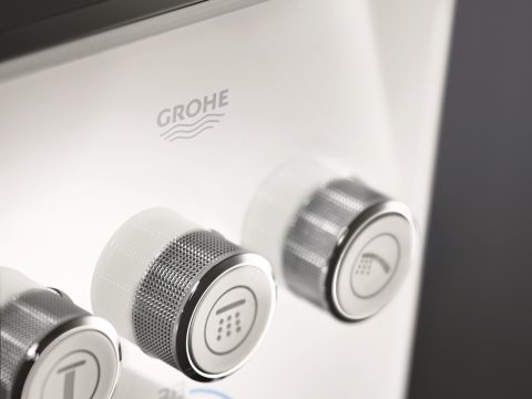 Versatilidad en la ducha con los termostatos empotrados GROHE SmartControl