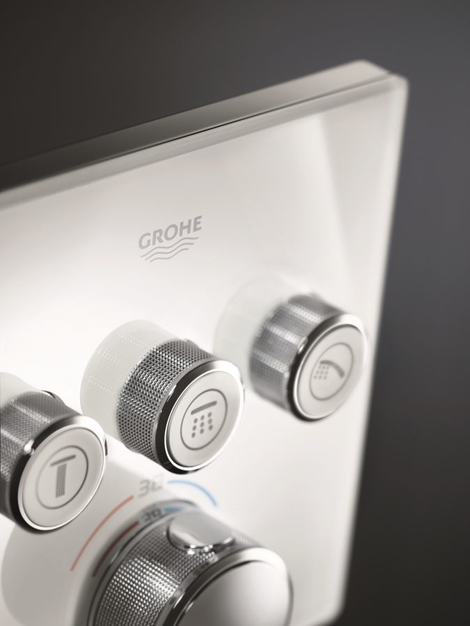 Versatilidad en la ducha con los termostatos empotrados GROHE SmartControl