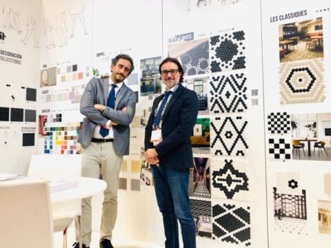 Hisbalit exhibe en Coverings las tendencias de mosaico sostenible en EE.UU