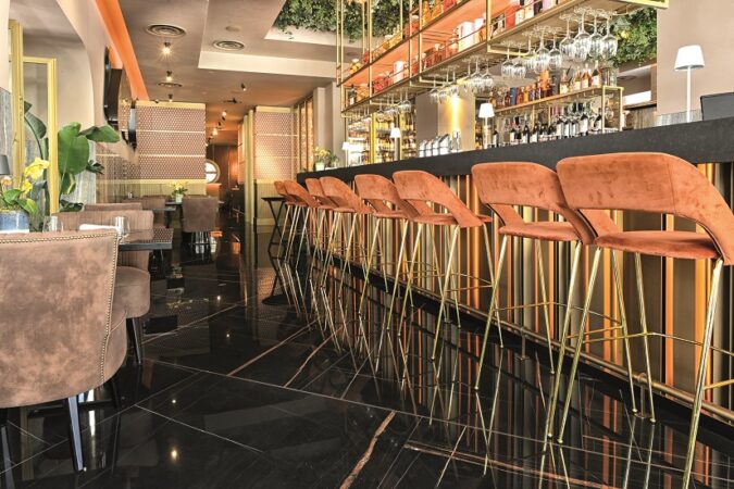Las superficies de FMG e Iris Ceramica para interpretar la doble alma del restaurante Follis