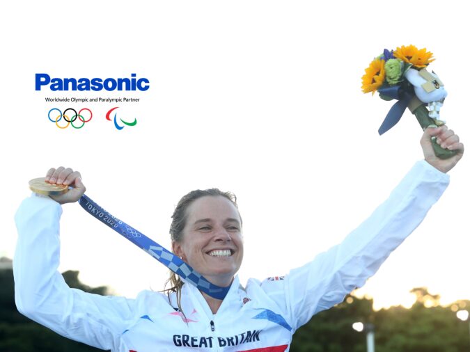 Panasonic amplía su equipo de atletas olímpicos comprometidos con la acción por el clima con Hannah Mills