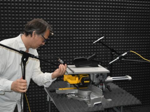 Grabación de sonidos de maquinaria para prevenir averías mediante la inteligencia artificial