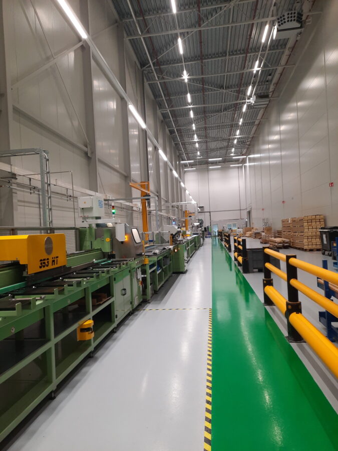 La nueva instalación de corte para guías lineales NSK reducirá los plazos de entrega en Europa