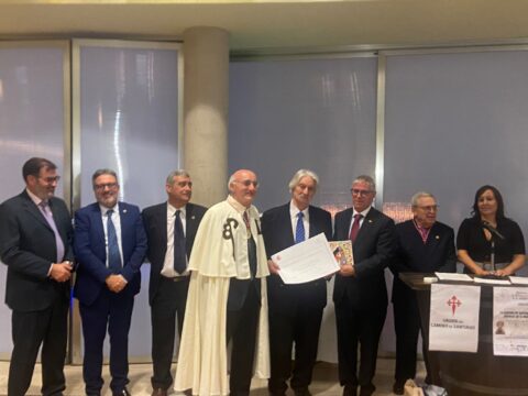 Ernesto Castañeda, presidente de la ANQUE, premio ARQUICMA 2025 San Alberto Magno