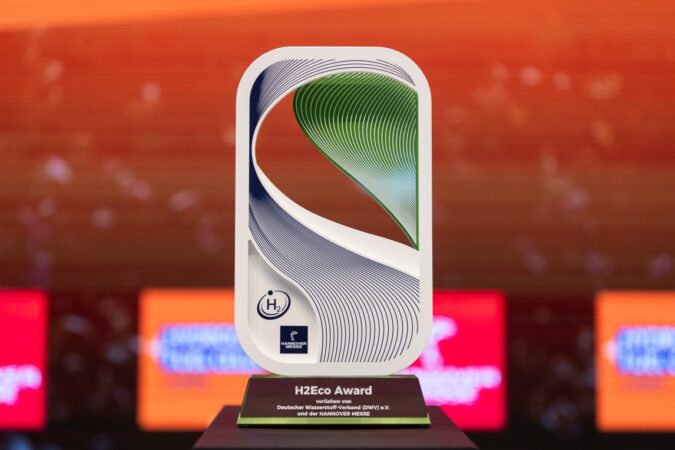 Hannover Messe: Starter flag for the H2Eco Award
