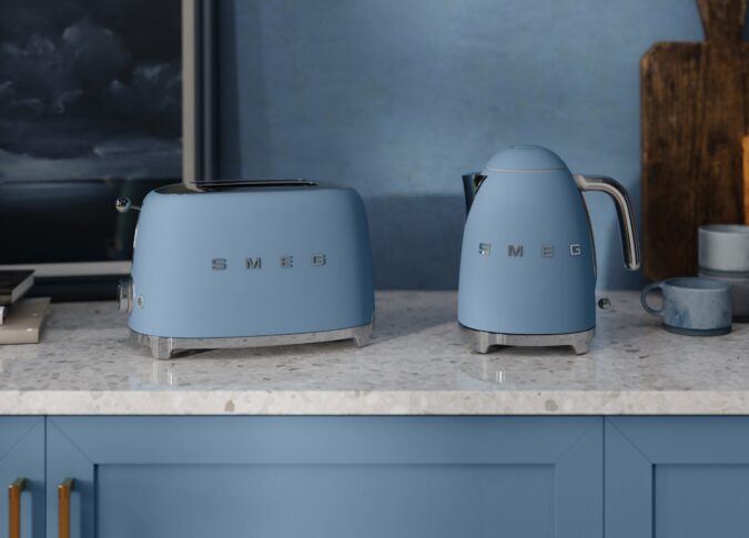 Azul Tormenta, de Smeg: la majestuosidad de la naturaleza en un color.