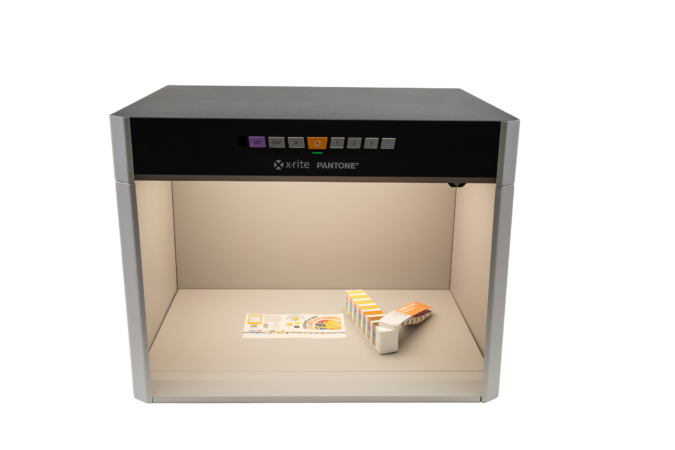 X-Rite presenta la cabina de luz Judge LED para una transición perfecta a la evaluación visual del color basada en led