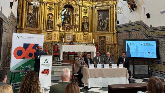 El 061 organiza el IV Congreso de sanitarios y hermandades de penitencia en Sevilla