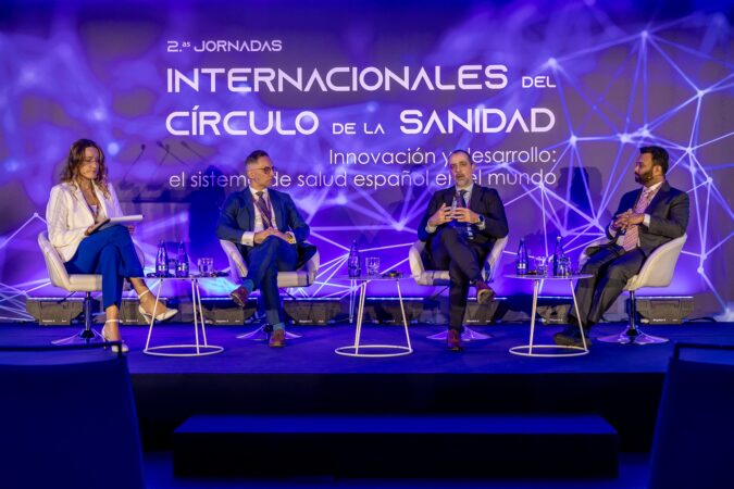 El exconseller de Sanidad de Valencia, Luis Rosado, presidirá el nuevo Comité Asesor del Círculo de la Sanidad