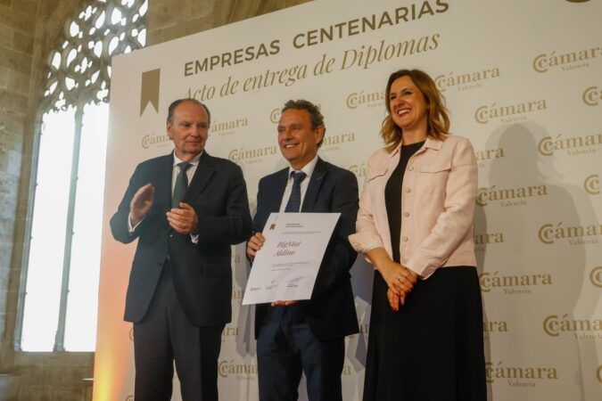 BigMat Aldino, reconocida por la Cámara de Comercio Valencia por sus 100 años de trayectoria