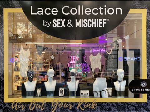 Lace Collection de Sportsheets en el escaparate del Museum of Sex de NY