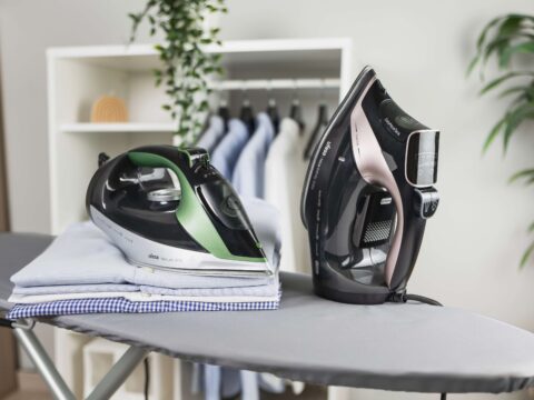 Ufesa presenta Omnia, la nueva gama de planchas que adaptan el planchado a cada tejido