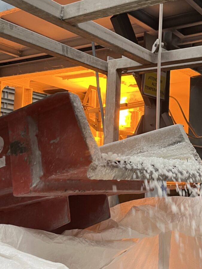 El sector de fritas y esmaltes alerta sobre la fuerte subida de las materias primas y su impacto en la rentabilidad