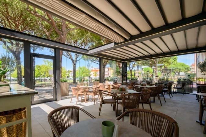 KE para una terraza exterior entre elegancia y confort climático