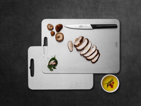 La innovación de Lacor que transforma la cocina: tablas de corte de acero inoxidable y titanio