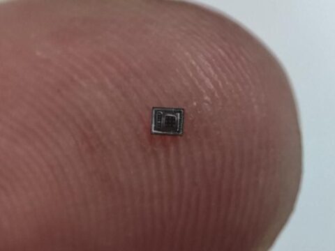 AIQUOS desarrolla un chip inteligente para el análisis autónomo de líquidos