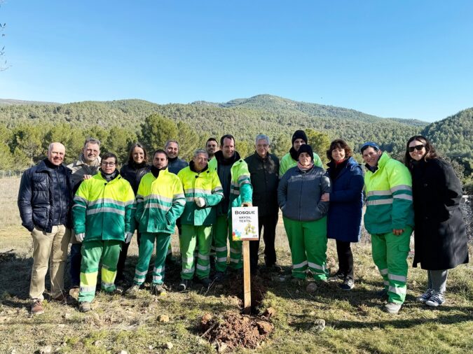 Vayoil Textil apadrina un bosque de olivos en Campus Diversia