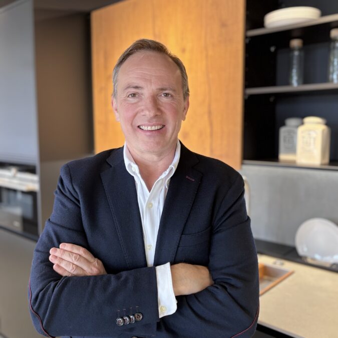 Félix Bernad, nuevo presidente de la Asociación de Mobiliario de Cocina