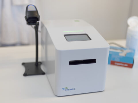 Una clínica valenciana adopta una tecnología que diagnostica infecciones urinarias en 45 minutos