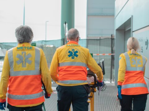 El SEM aplaza el despliegue de las nuevas ambulancias catalanas de dos a seis semana