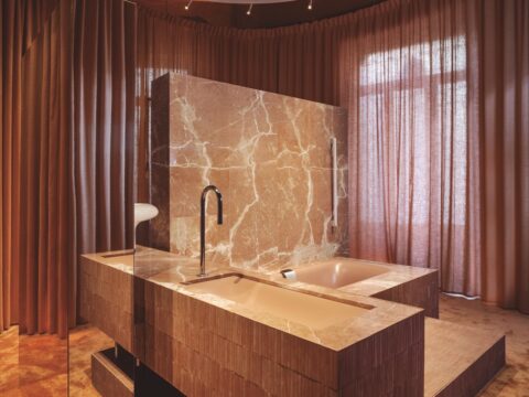 Isabel López Vilalta redefine el baño: Fuerza suave, una experiencia sensorial