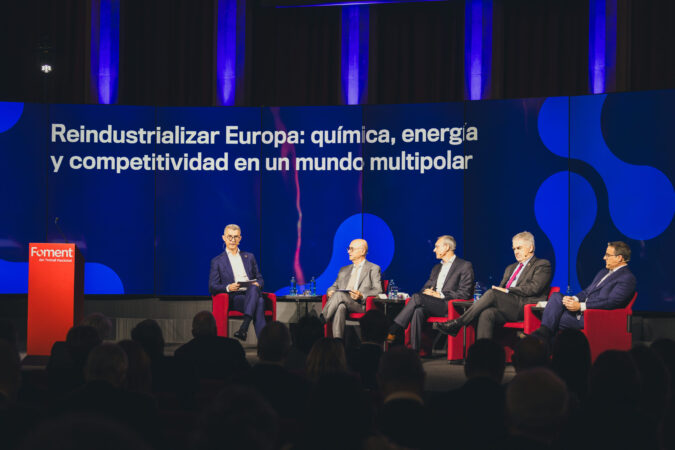 Expoquimia subraya el protagonismo de la química en la reindustrialización de Europa