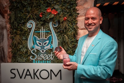 SVAKOM presenta Klitty en París con un original evento