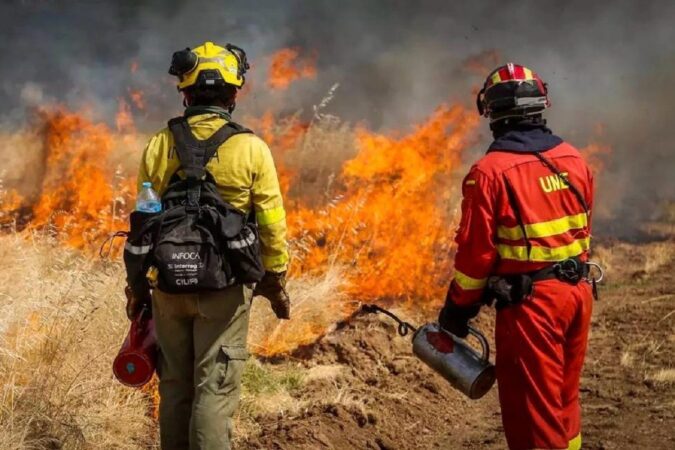 La UME se incorpora al dispositivo de extinción del incendio de Girona