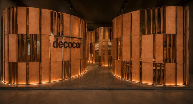DECOCER presenta EARTH IN MOTION en CERSAIE de la mano de Héctor Ruiz Velázquez
