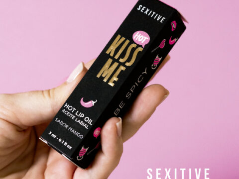 KISS ME de SEXITIVE combina efecto calor y sabor a mango para dar un toque spicy a los besos