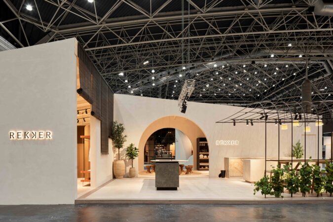 REKKER reinterpreta la arquitectura tradicional para organizar la vivienda desde la cocina.